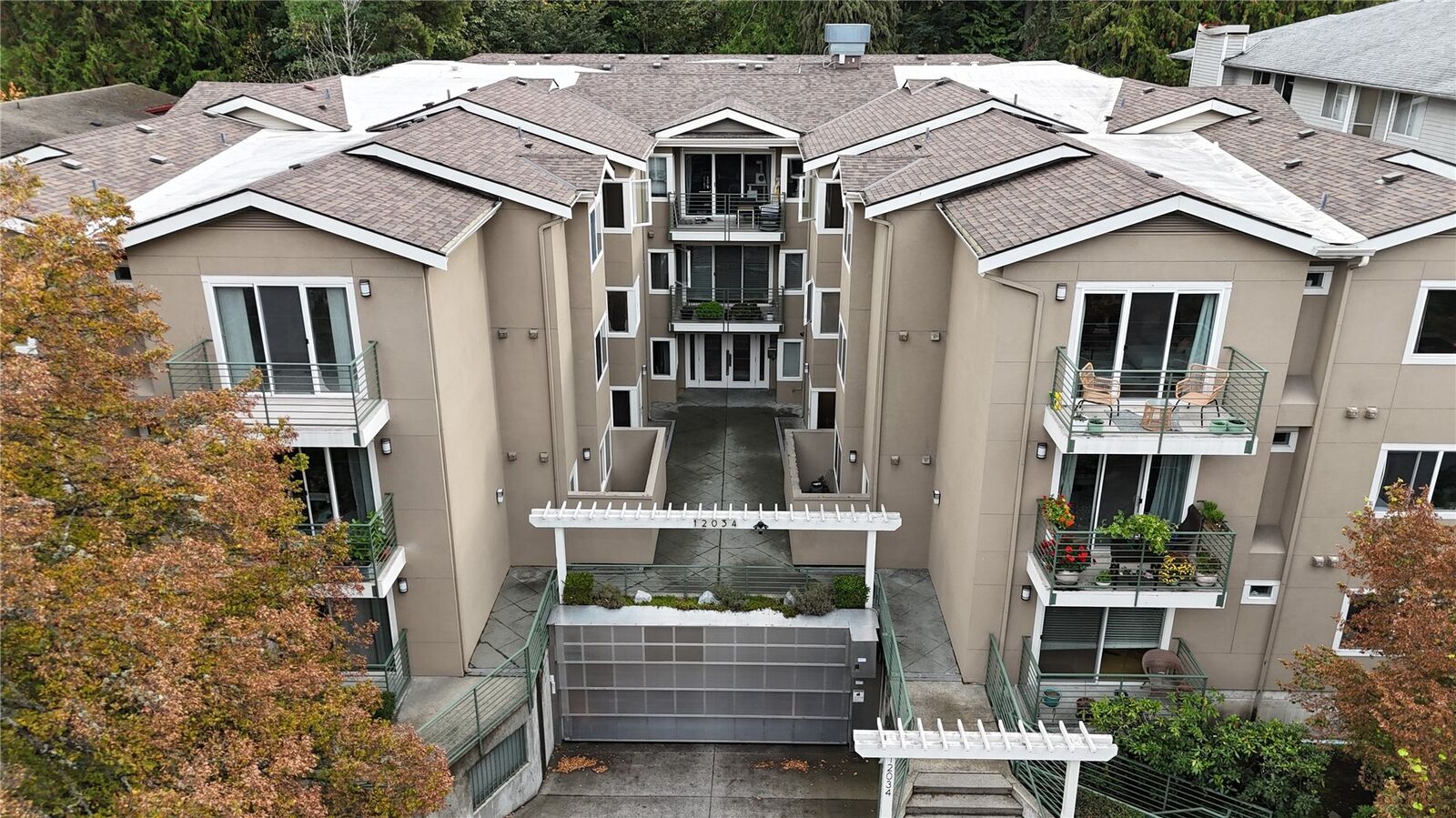 Property Photo: 12034 15th Avenue NE 208 WA 98125
