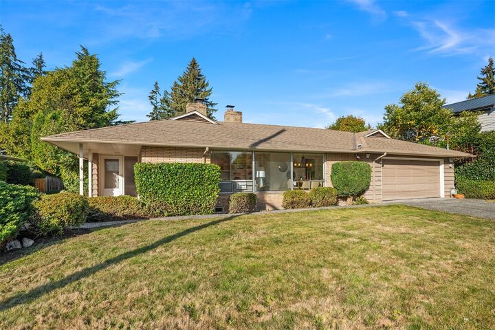 Property Photo:  4127  93rd Avenue SE  WA 98040 