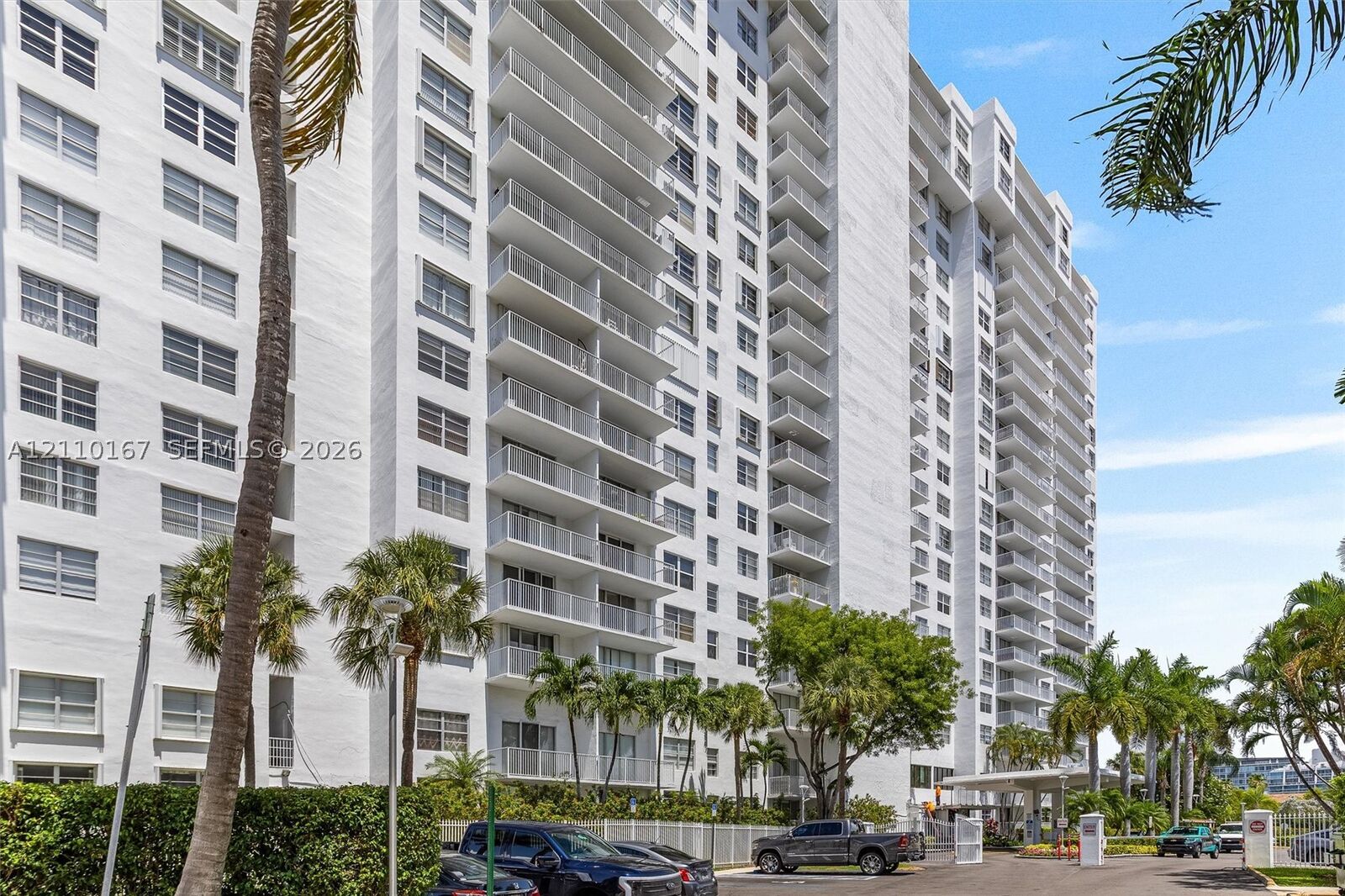 Property Photo: 2851 NE 183rd St 309E FL 33160