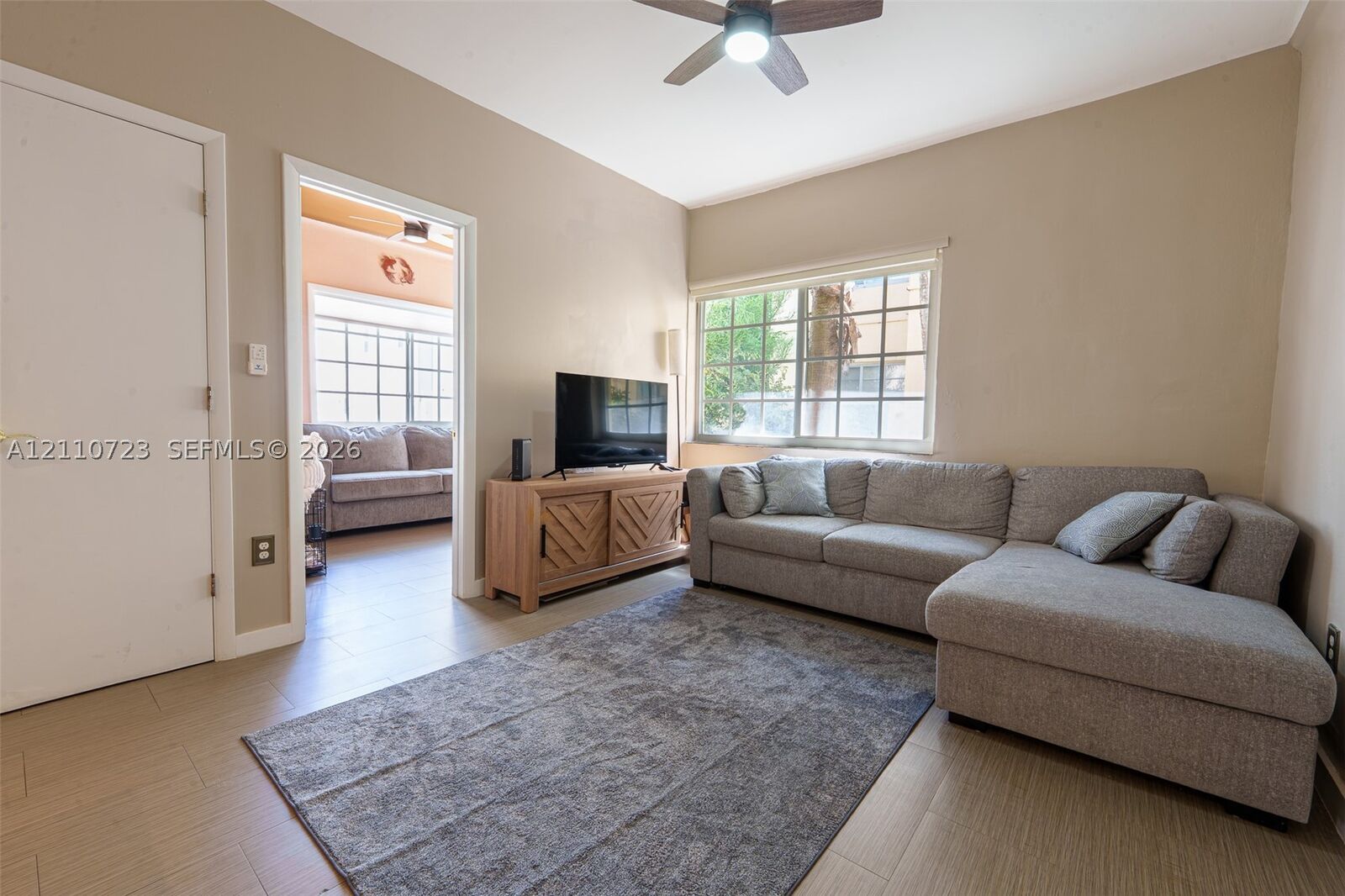 Property Photo: 1351 Meridian Ave 5 FL 33139