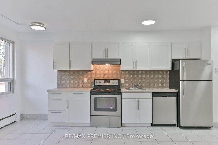 Property Photo:  10 Ellison Avenue 102  ON M3H 2J6 