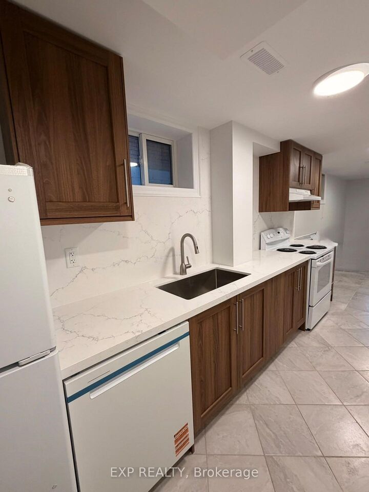 Property Photo:  103 McAnulty Boulevard Lower  ON L8H 3H3 