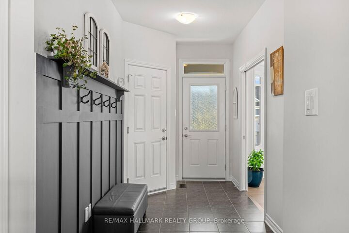 Property Photo:  325 Spreadwing Way  ON K1X 0J5 