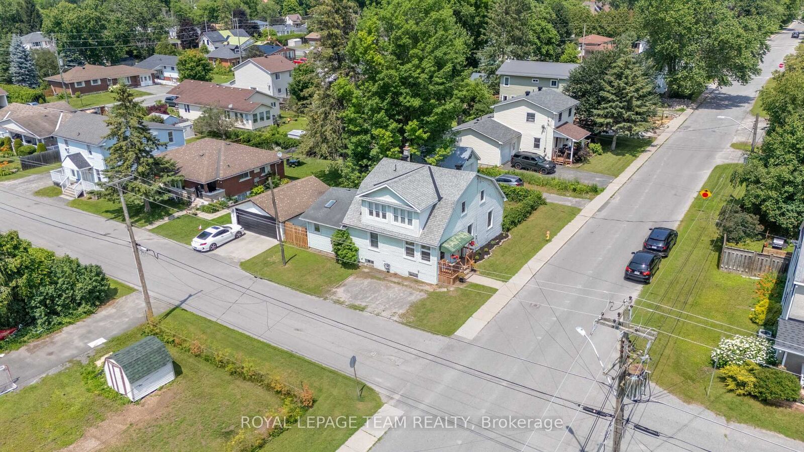 Property Photo:  301 Oxford Street E  ON K0G 1J0 