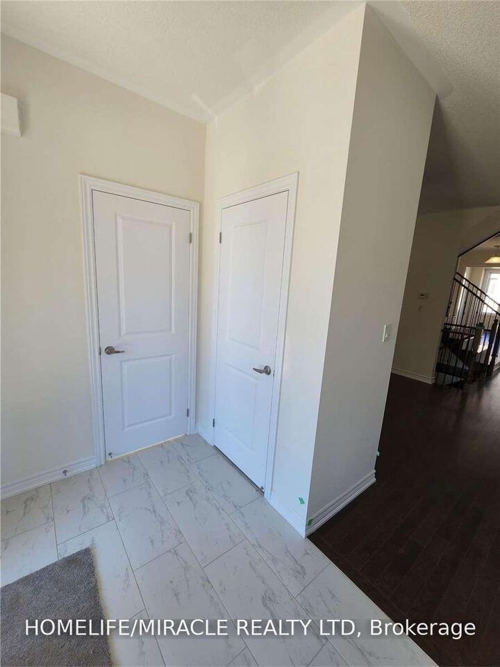 Property Photo:  67 Calabria Drive  ON L7C 4K9 