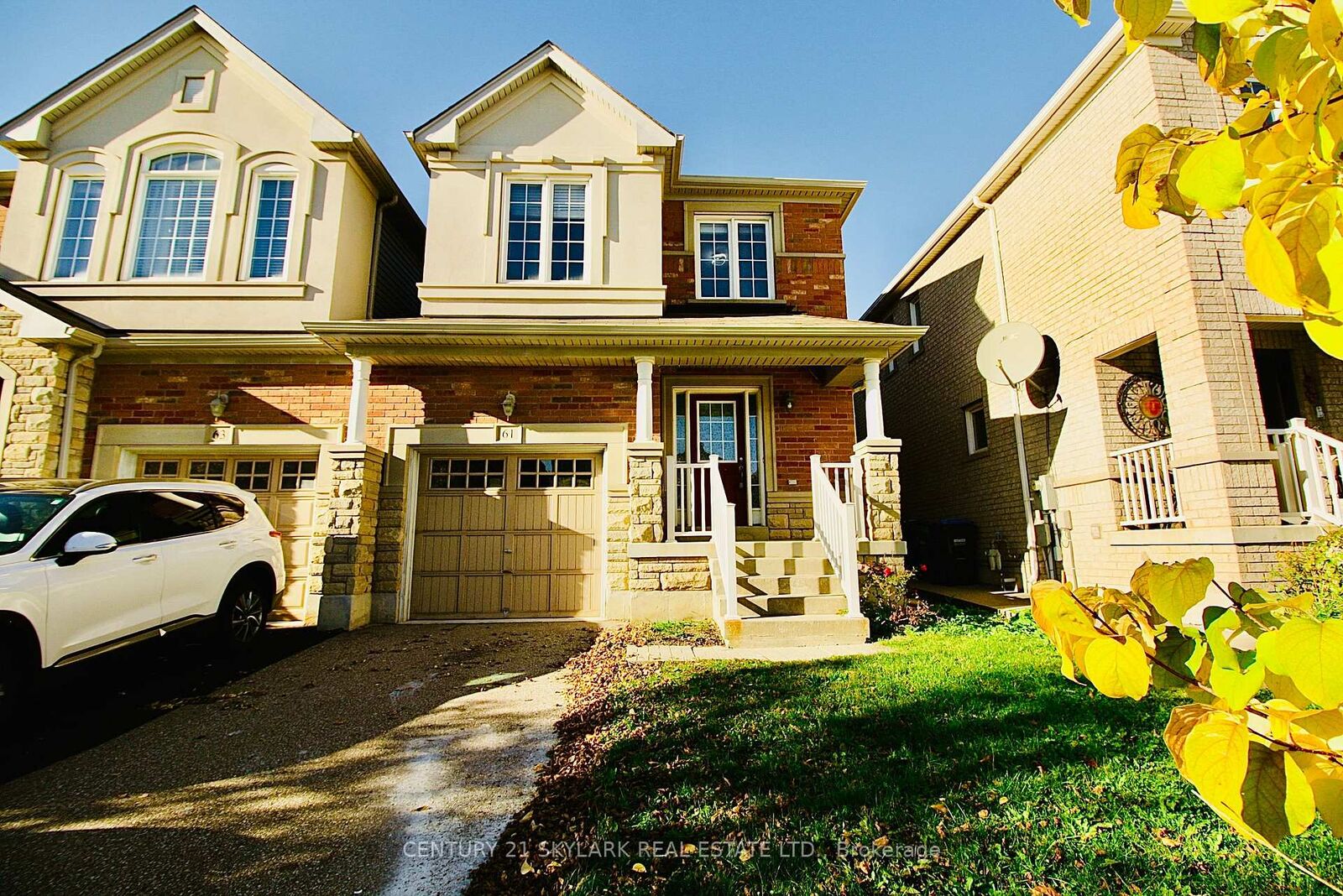 Property Photo:  61 Lightcatcher Circle  ON L6P 3P5 