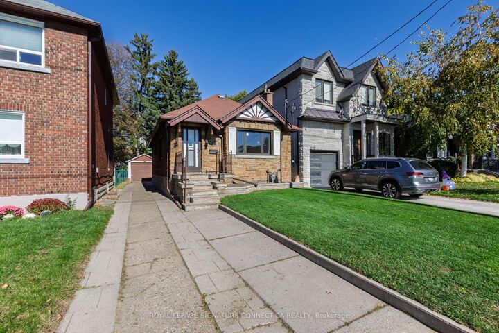 Property Photo:  208 Floyd Avenue  ON M4J 2J1 