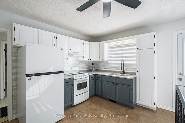Property Photo: 330 Melvin Avenue ON L8H 2L1