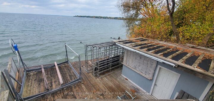 Property Photo:  255 Lake Drive N  ON L4P 3C8 