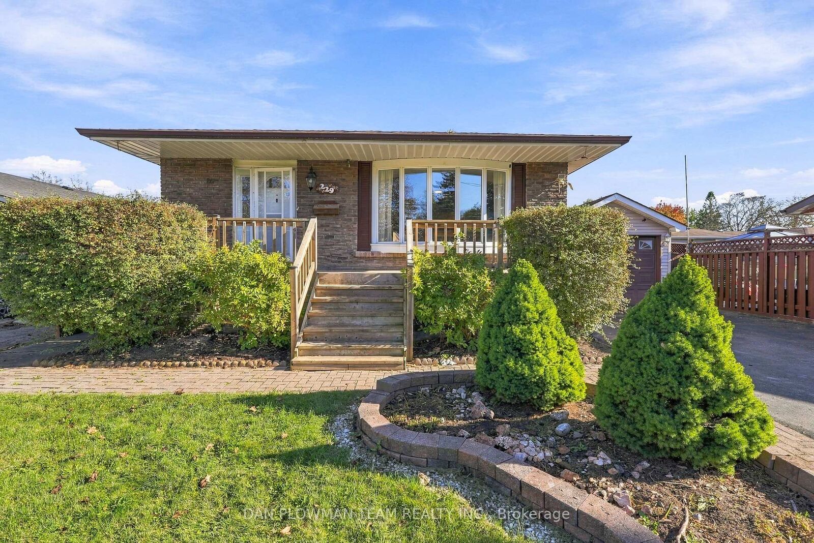 Property Photo: 229 Phillip Murray Avenue ON L1J 1G8