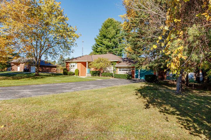 Property Photo:  26 Locke Avenue  ON L0M 1S0 