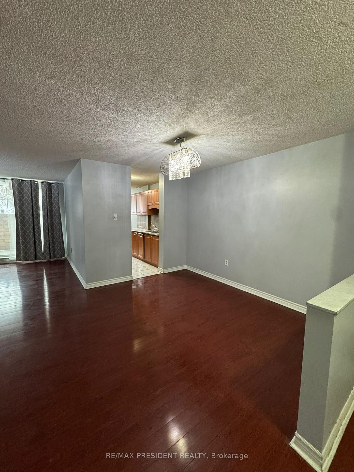 Property Photo:  21 Knightsbridge Road 101  ON L6T 3Y1 