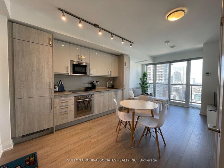 Property Photo:  77 Mutual Street 3107  ON M5B 2A9 