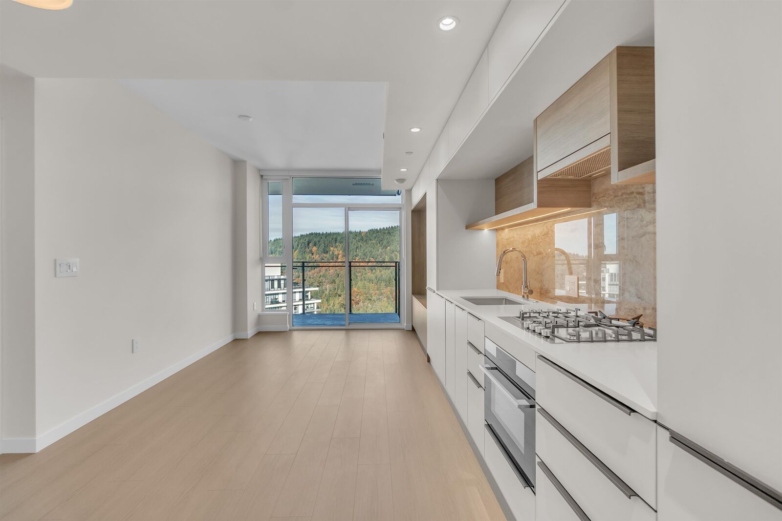 Property Photo:  612 Elmwood Street 2706  BC V3J 0W1 