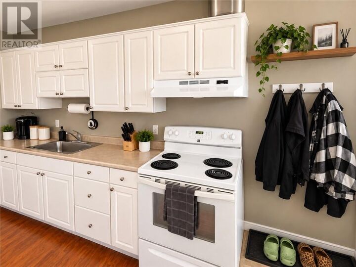 Property Photo:  660 Notre-Dame Avenue Unit# 3  ON P3C 5L2 