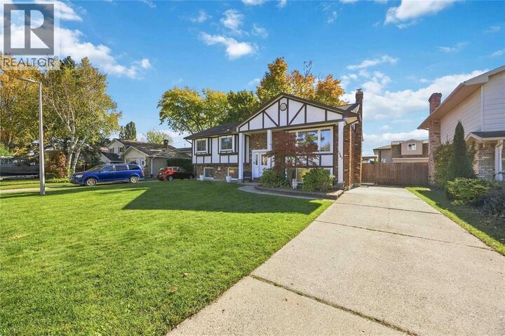 Property Photo:  1067 Sheffield Street  ON N7S 4R7 