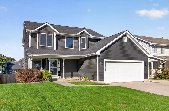 Property Photo:  1114 9th Avenue SE  IA 50009 