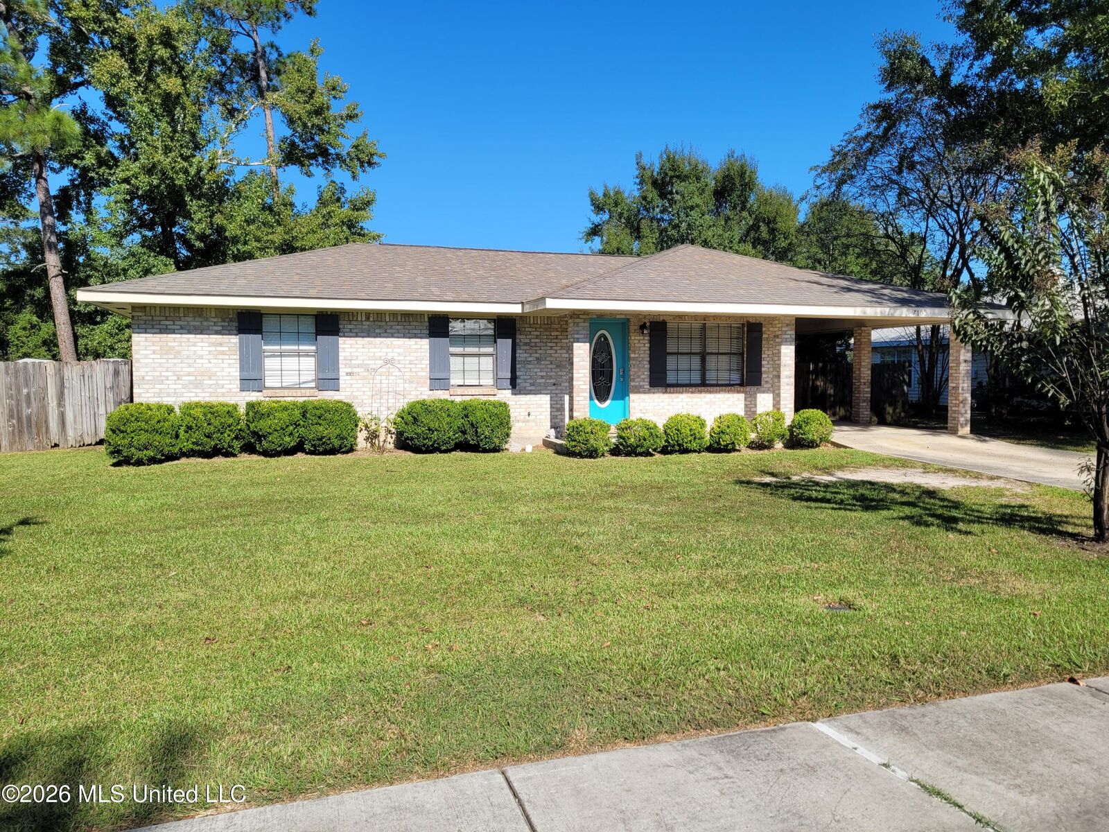 Property Photo:  710 Waveland Avenue  MS 39576 