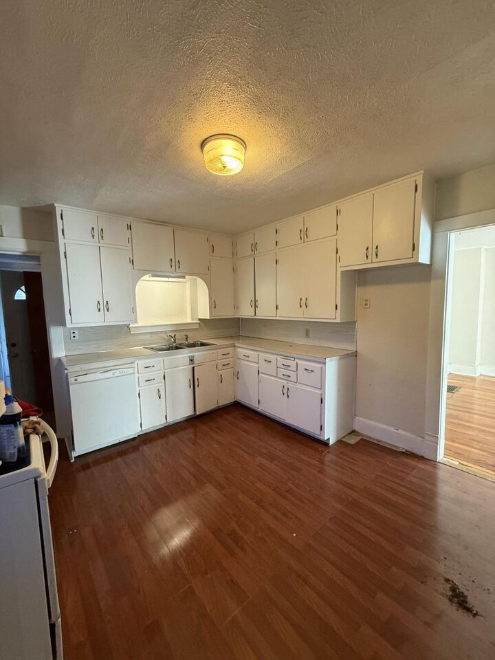 Property Photo: 1417 Oak Street MI 49120