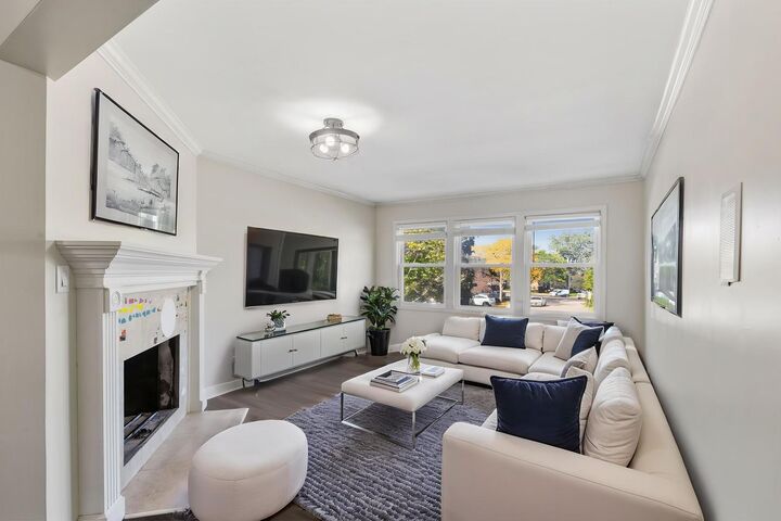 Property Photo:  1931 Farnham Court  IL 60194 
