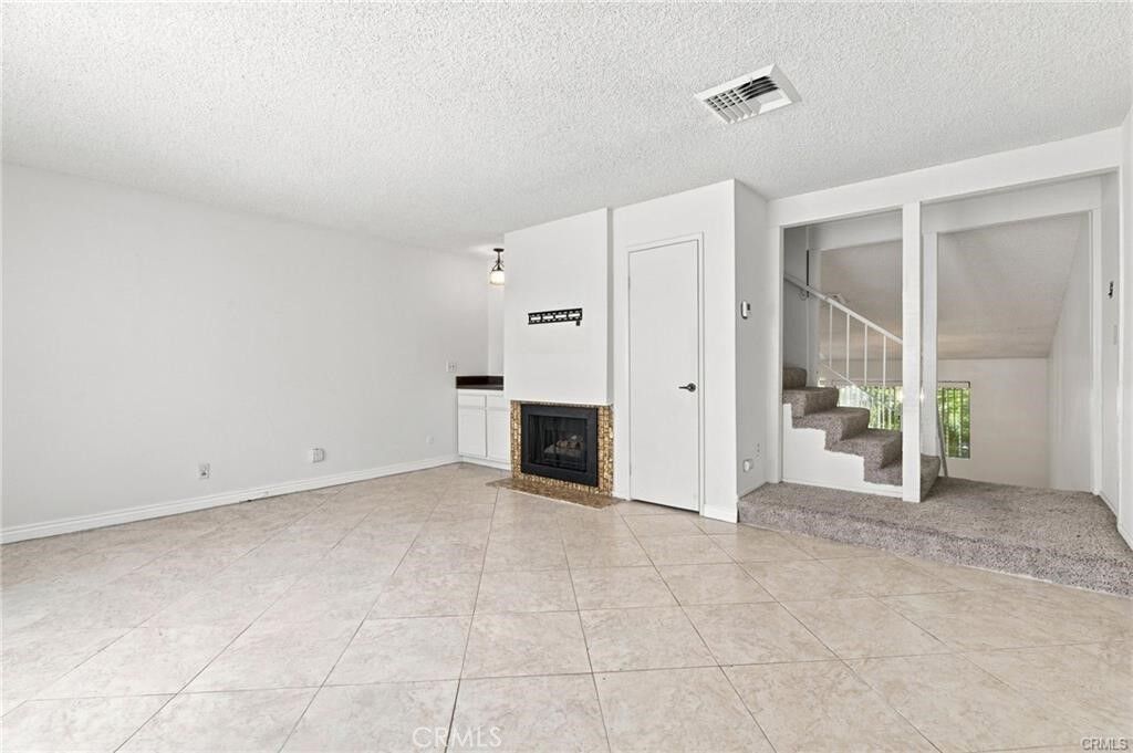 Property Photo: 18631 Collins Street 30 CA 91356