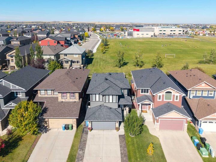 Property Photo:  68 Evanspark Circle NW  AB T3P 0B4 