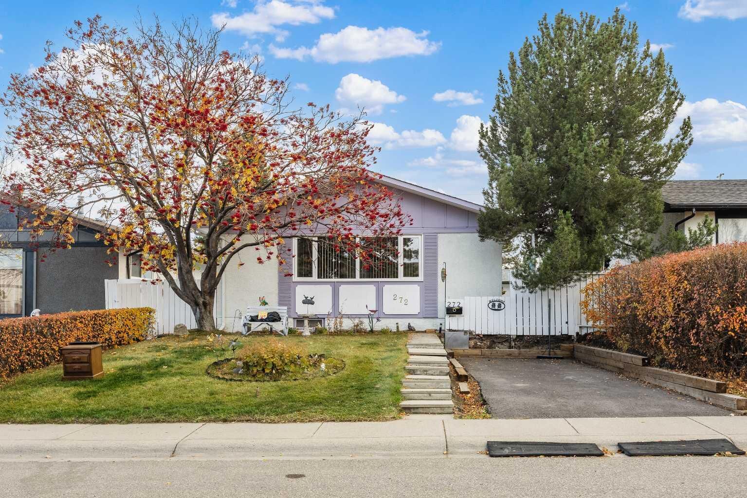 Property Photo:  272 Huntington Close NE  AB T2K 5B3 