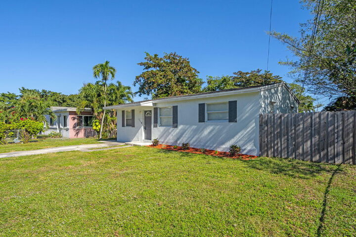Property Photo: 880 NW 33rd Terrace NW FL 33311