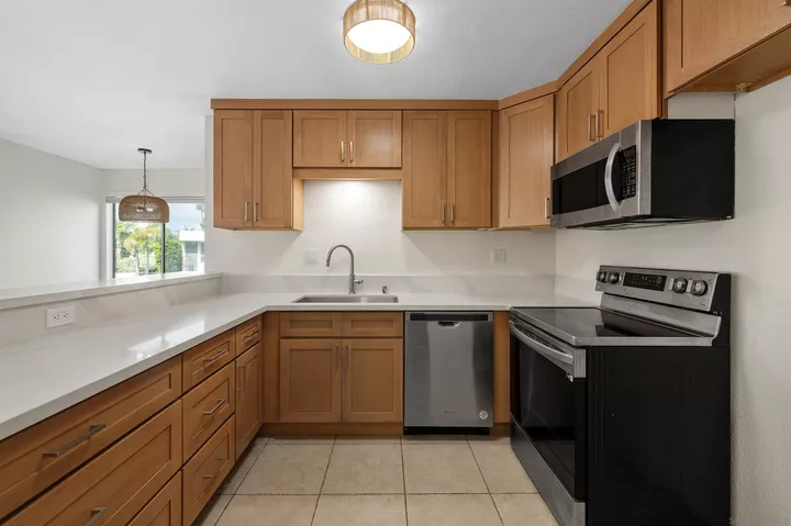 Property Photo:  3833 Lamont St 2A  CA 92109 