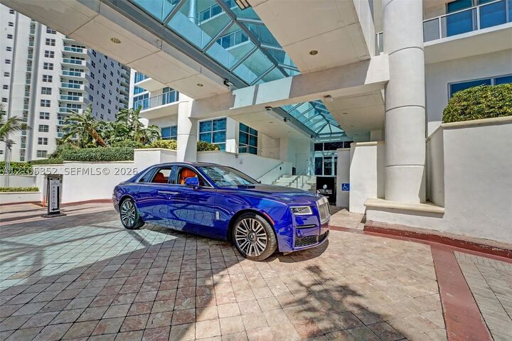 Property Photo: 3101 S Ocean Dr Ph8 FL 33019