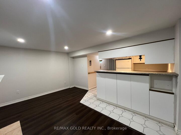 Property Photo:  199 Sunforest Drive  ON L6Z 4S7 