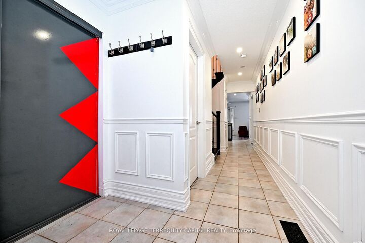Property Photo:  29 Madelaine Drive 6  ON L9J 0G8 