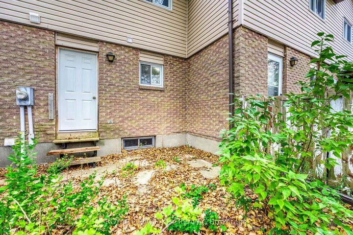 Property Photo:  243 Hampton Avenue 13  ON N7S 4Y7 