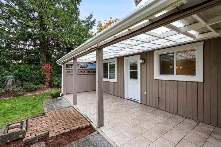 Property Photo:  765 Nicolls Dr  BC V9P 1X4 