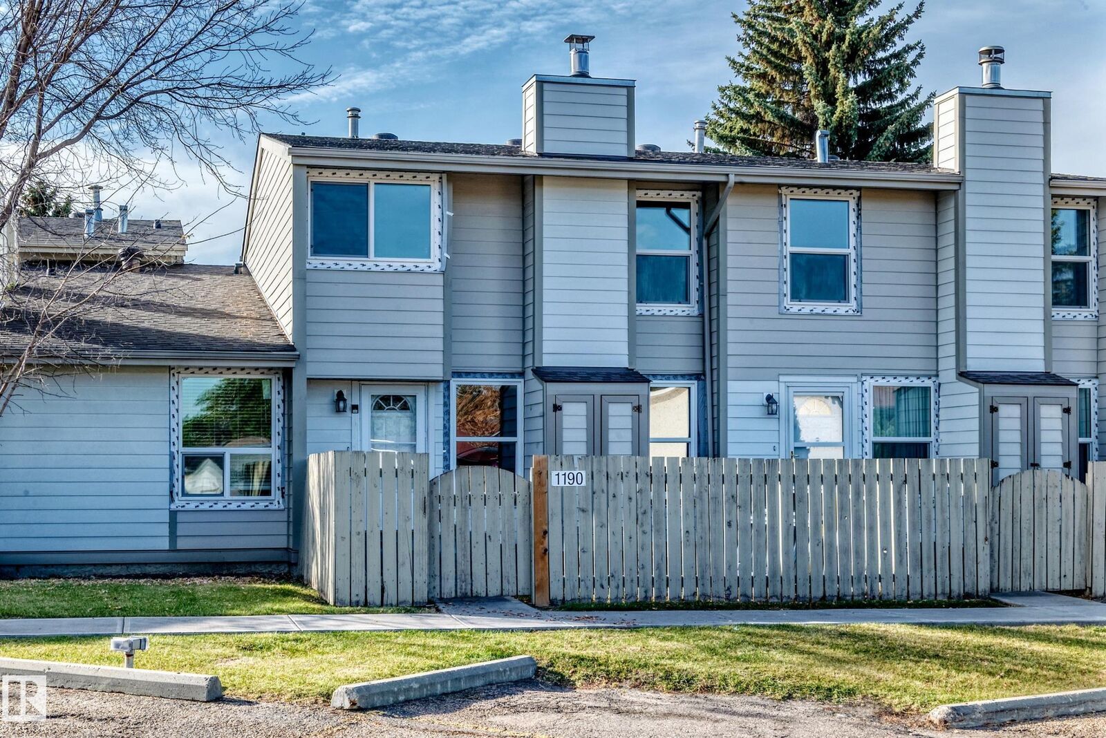 Property Photo:  1190 Knottwood Road NW  AB T6K 3M3 
