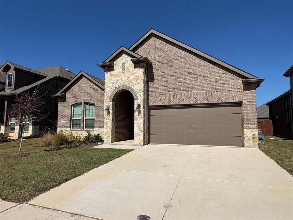 Property Photo: 9813 Gray Barrel Drive TX 76227