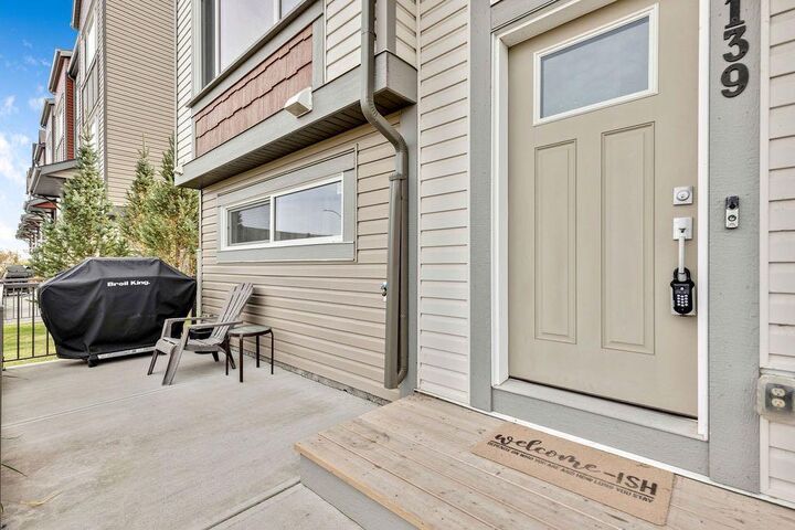 Property Photo:  139 Copperstone Park SE  AB T2Z 5E3 