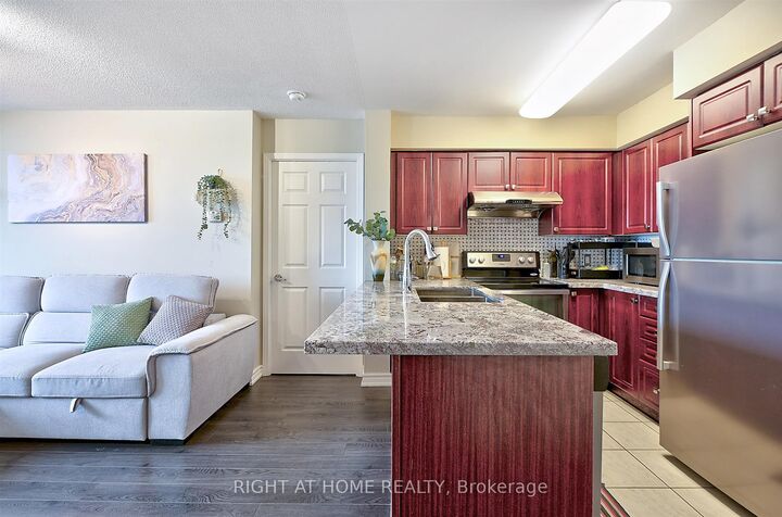 Property Photo:  68 Grangeway Avenue 1612  ON M1H 0A1 