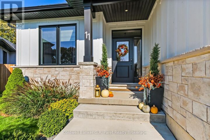 Property Photo: 11 Macneil Court ON N0J 1T0