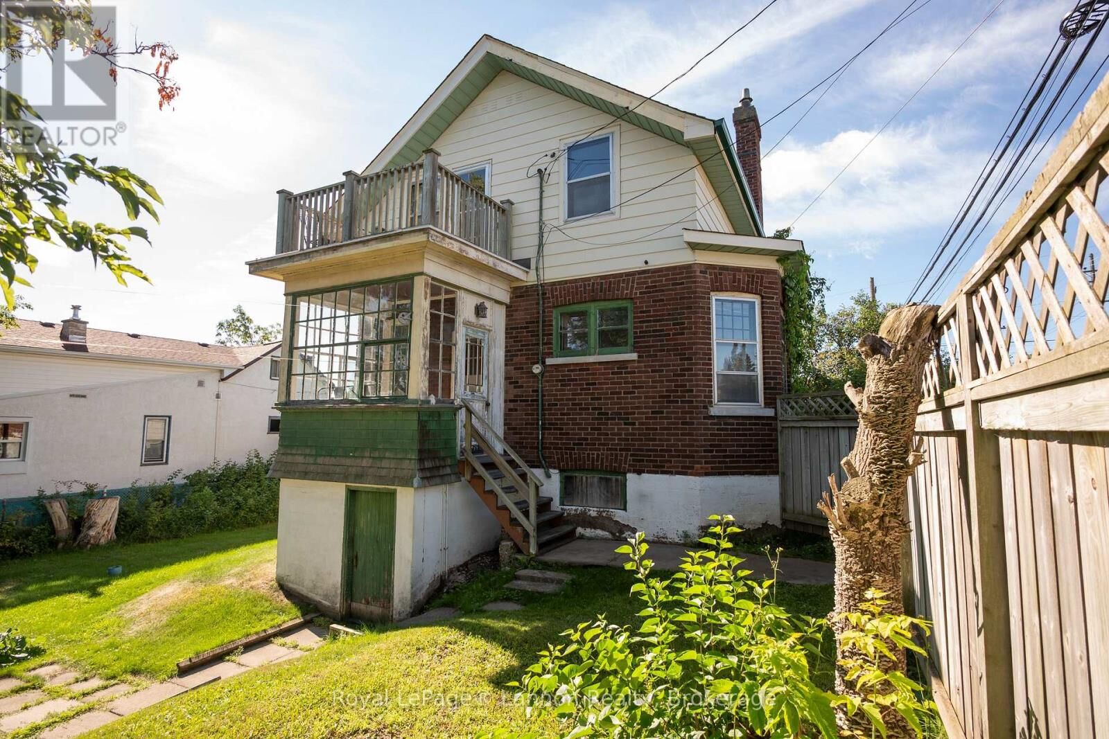 Property Photo:  42 Gordon Avenue  ON P7A 7C8 