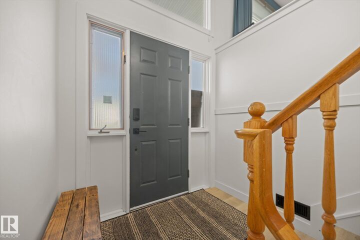 Photo de la propriété:  6223 147 Avenue NW  AB T5A 1T6 
