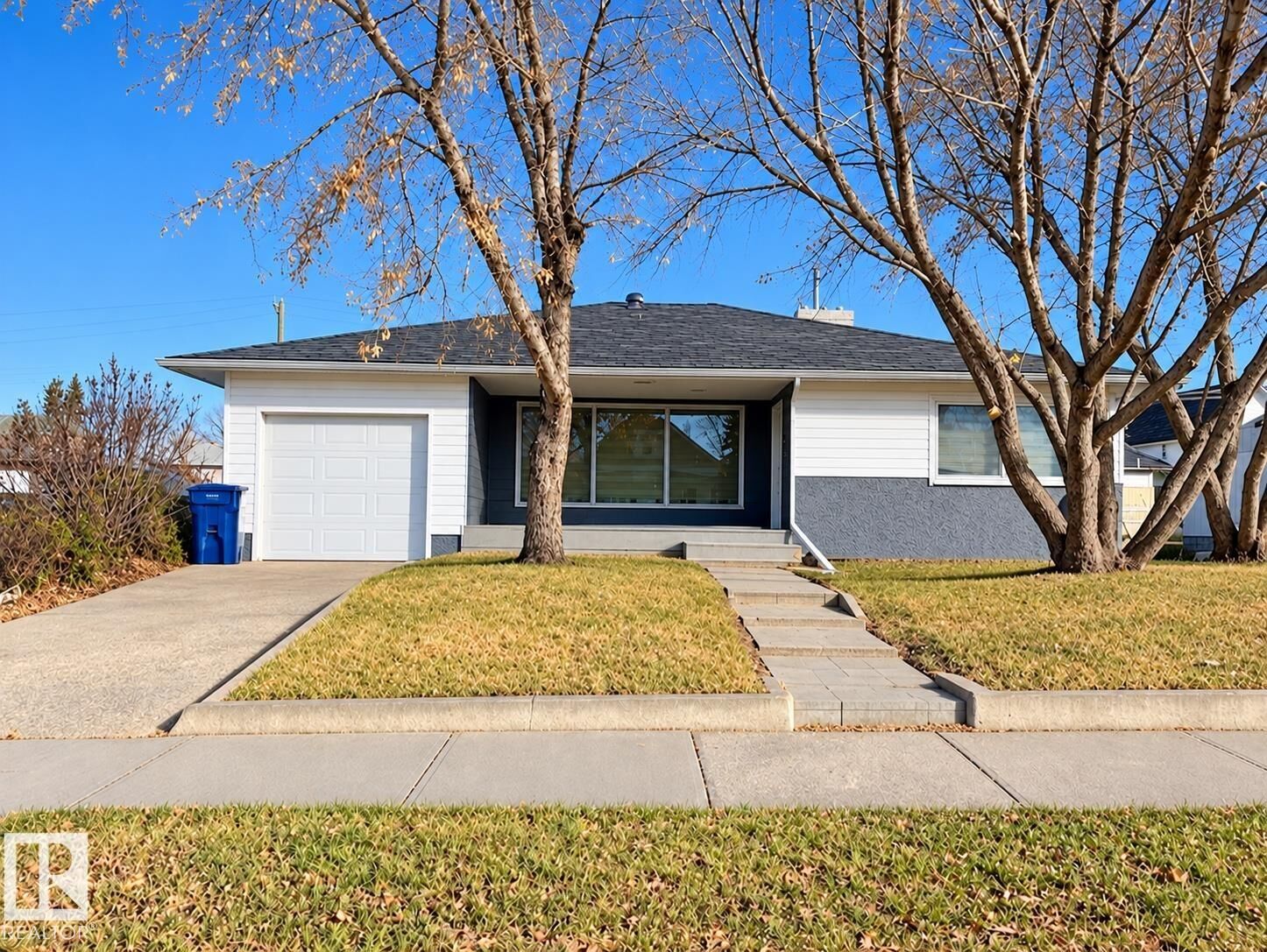 Property Photo:  4922 48 Avenue  AB T9C 1K7 