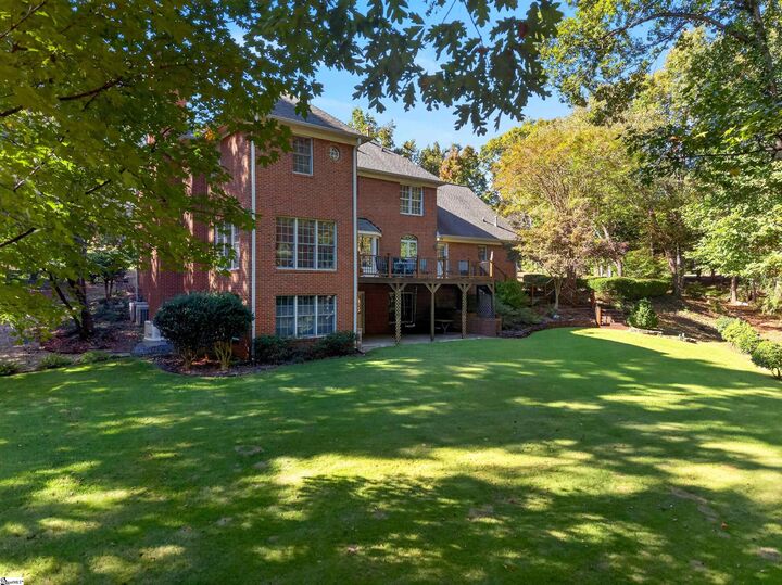 Property Photo: 833 Oakcrest Road SC 29301