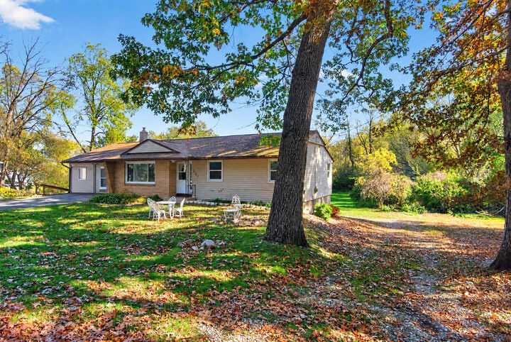 Property Photo: 2705 Glendale Road MI 49203
