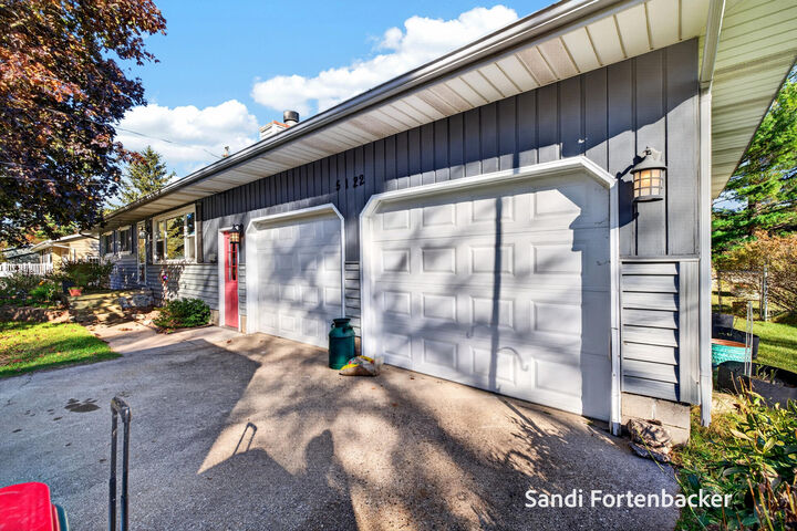 Property Photo:  5122 Melmax Street  MI 49441 