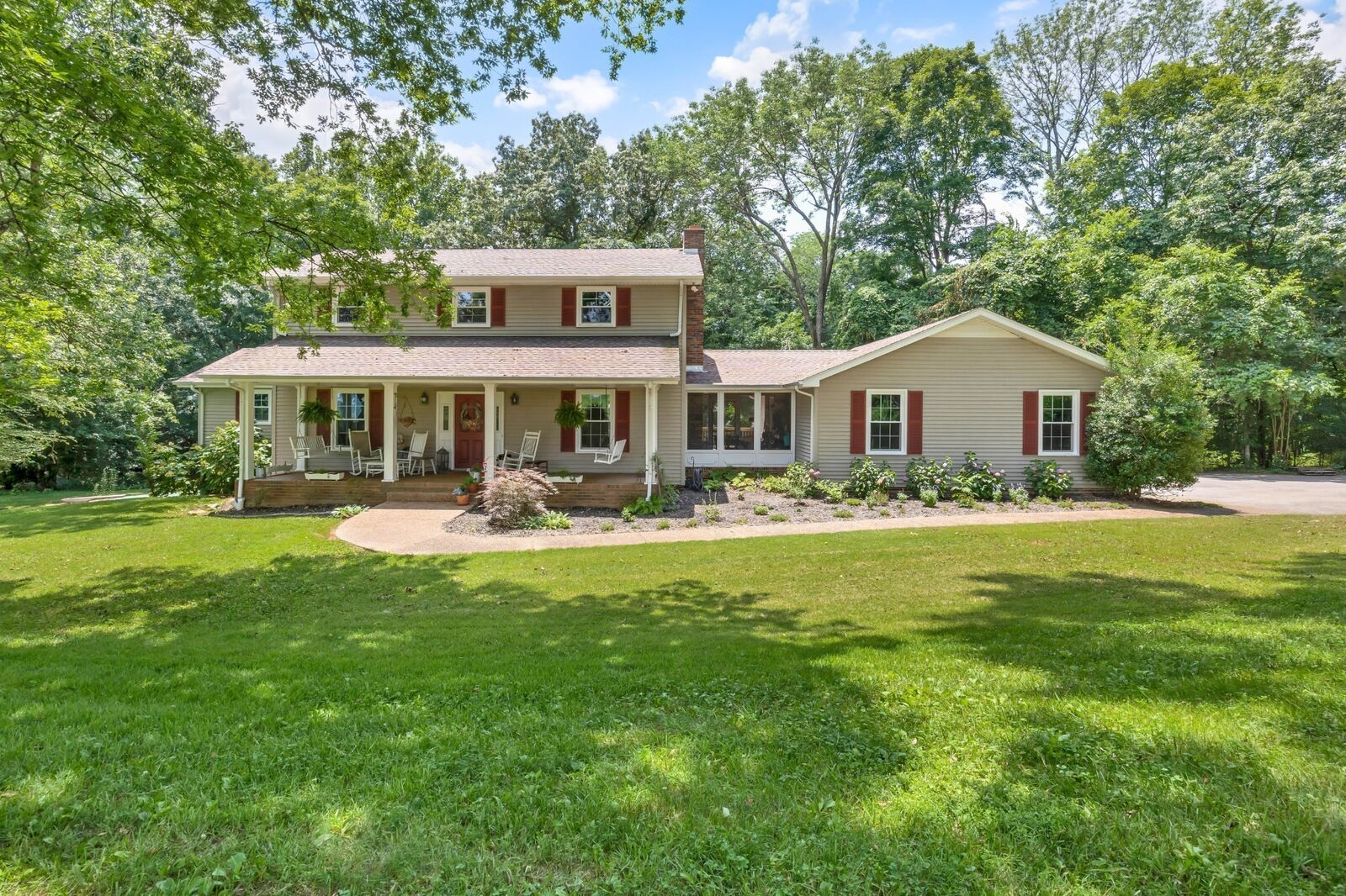 Property Photo:  1330 Barkley Hills Cir  TN 37040 
