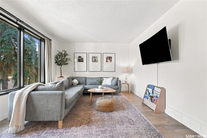 Property Photo:  423 Russell Road  SK S7K 7A8 
