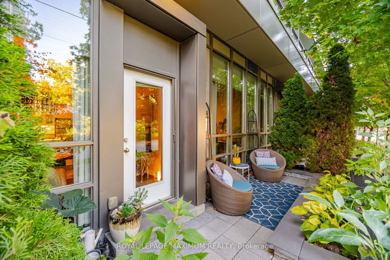 Property Photo:  8 Fieldway Road 104  ON M8Z 0C3 