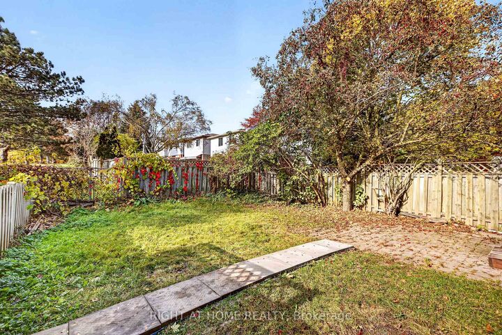 Property Photo:  80 Garden Drive  ON L4N 5K2 