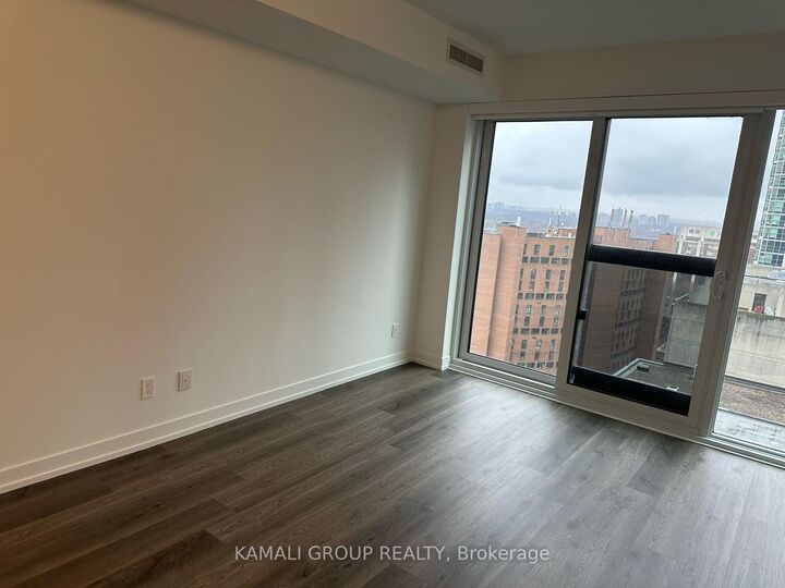 Property Photo: 771 Yonge Street 2010 ON M4W 0B8